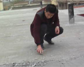 地面起砂，用水泥地面硬化劑